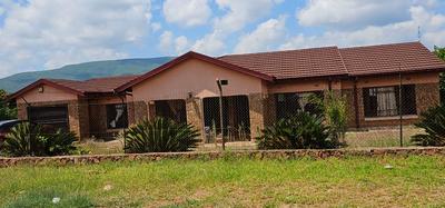 House For Sale in Dopeni, Thohoyandou Rural